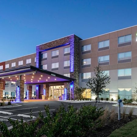 Holiday Inn Express & Suites Wilmington West - Medical Park By Ihg Экстерьер фото