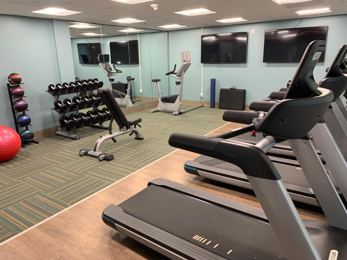 Holiday Inn Express & Suites Wilmington West - Medical Park By Ihg Экстерьер фото
