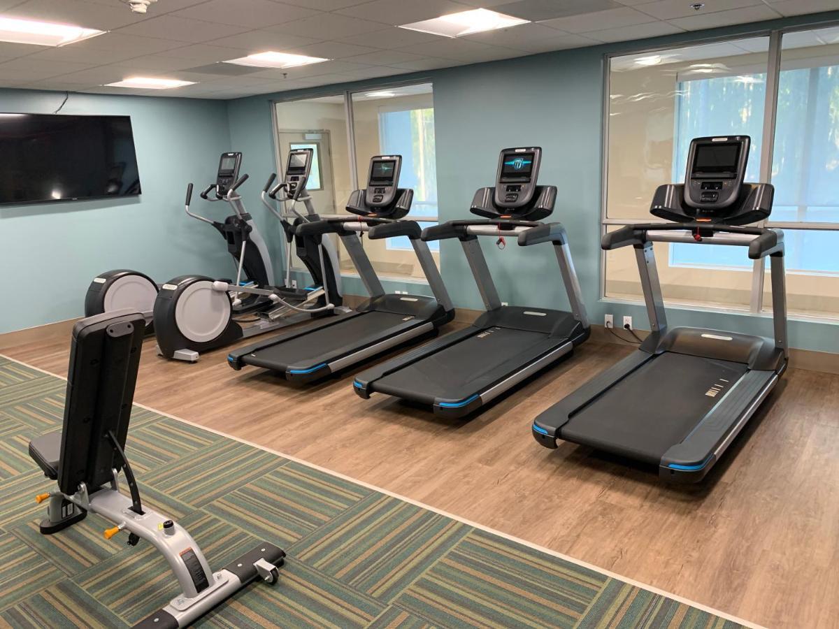 Holiday Inn Express & Suites Wilmington West - Medical Park By Ihg Экстерьер фото