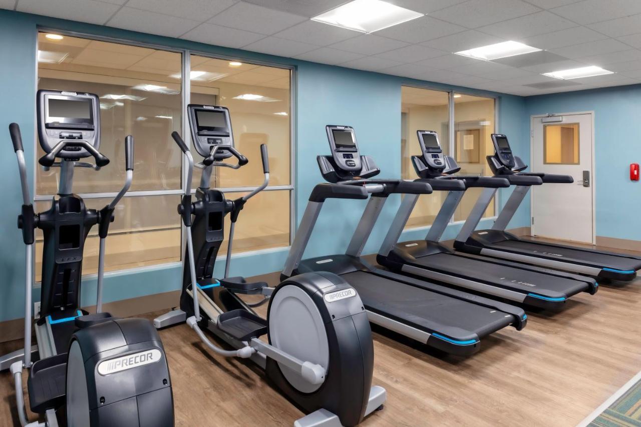 Holiday Inn Express & Suites Wilmington West - Medical Park By Ihg Экстерьер фото