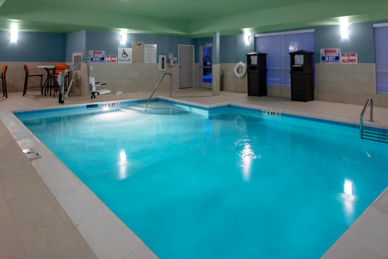 Holiday Inn Express & Suites Wilmington West - Medical Park By Ihg Экстерьер фото