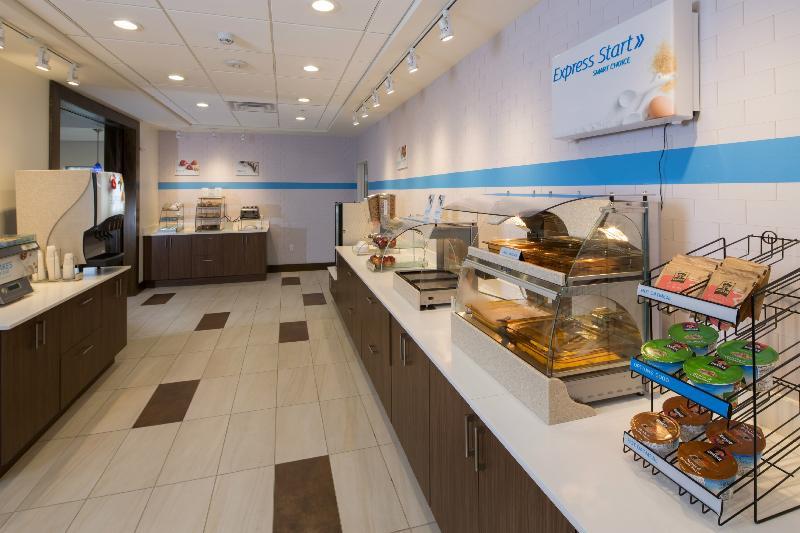 Holiday Inn Express & Suites Wilmington West - Medical Park By Ihg Экстерьер фото